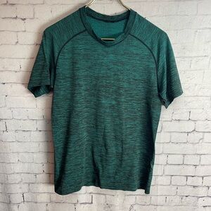 Lululemon men’s size small heathered teal short sleeve athletic shirt
